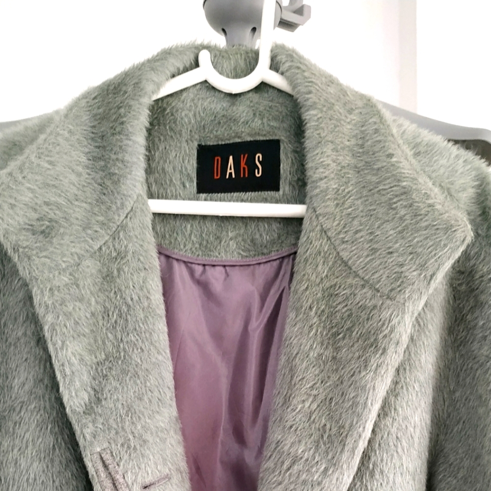 Vintage Daks Faux Fur Coat ( Rare Find) - Picture 4 of 12
